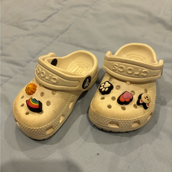 Toddler white crocs size 5 with giblets! - Picture 2 of 2
